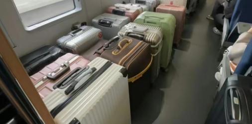 谋略天下 高铁“隐藏服务”：上门取件“扛行李”